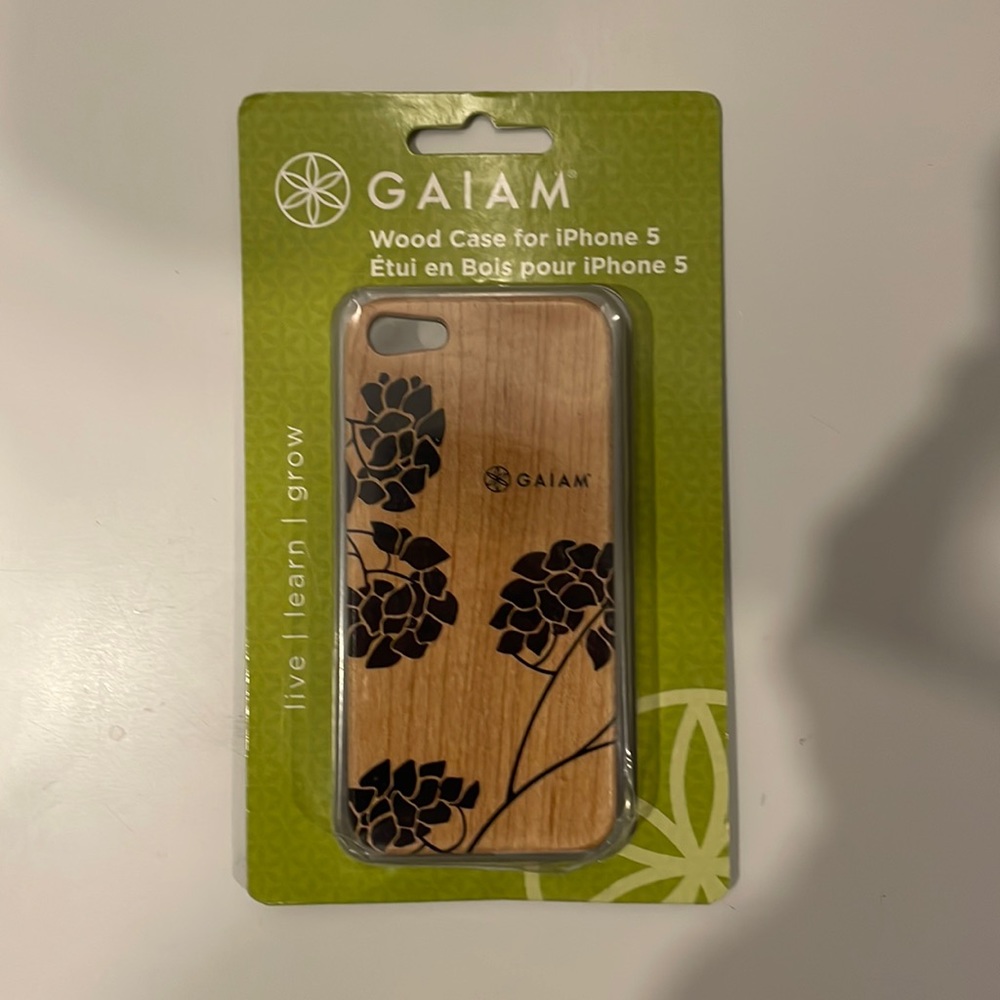 iPhone 5 - Gaiam Wood Case